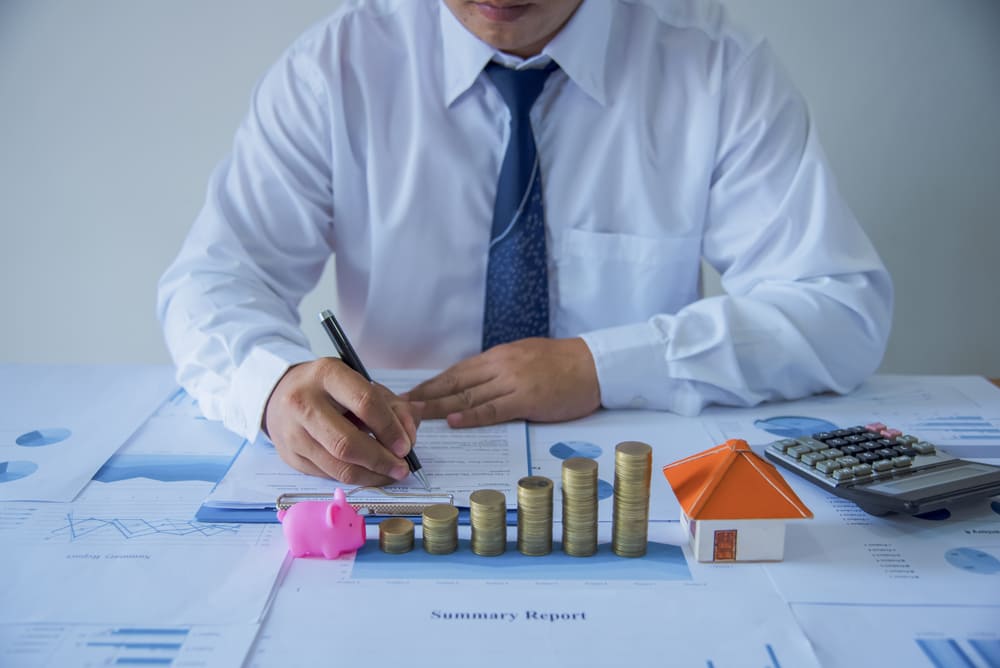 closeup of new homeowner signing a contract of hou 2026 01 11 10 39 27 utc